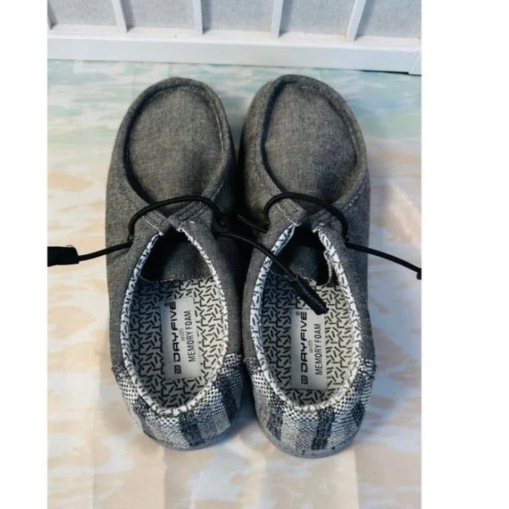 Day Five Memory Foam Draw String Sneakers